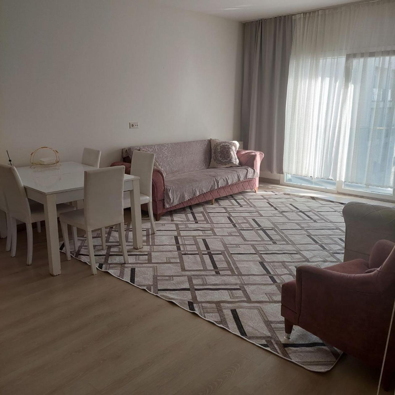 Apartment двухкомнатная Esenyurt *